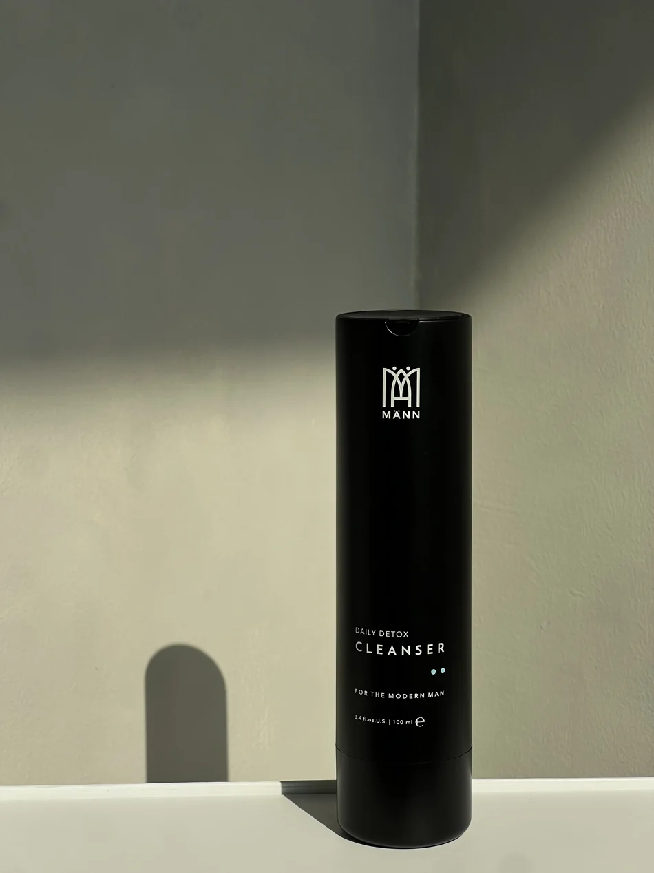 MÄNN Daily Detox Cleanser photographed in natural light